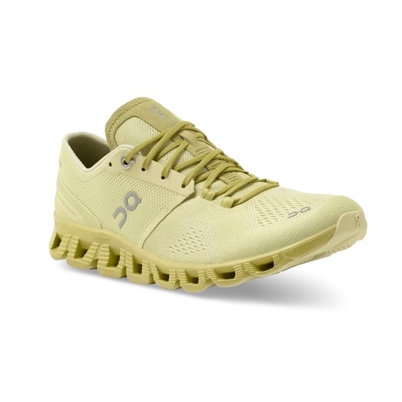 On Cloud Women’s Shoes in Glade Citron with Box - Picture 2 of 16